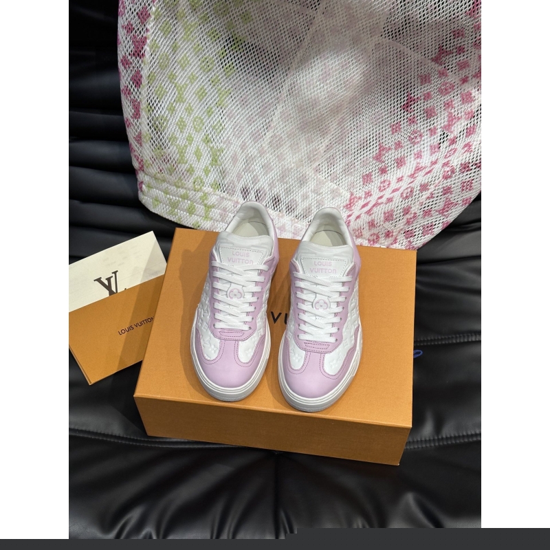 l**is V*t*n sneakers